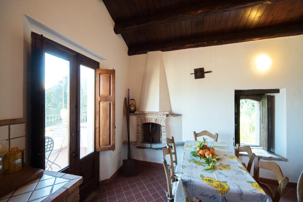 The Clock Houses Borgo Gallodoro Letojanni Exterior foto