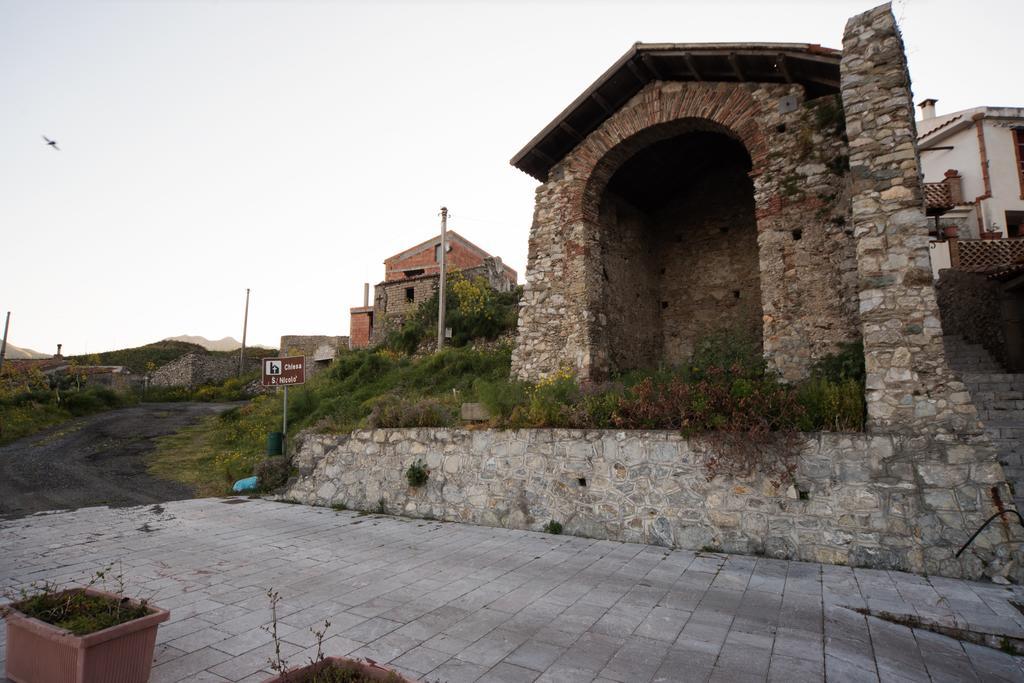 The Clock Houses Borgo Gallodoro Letojanni Exterior foto