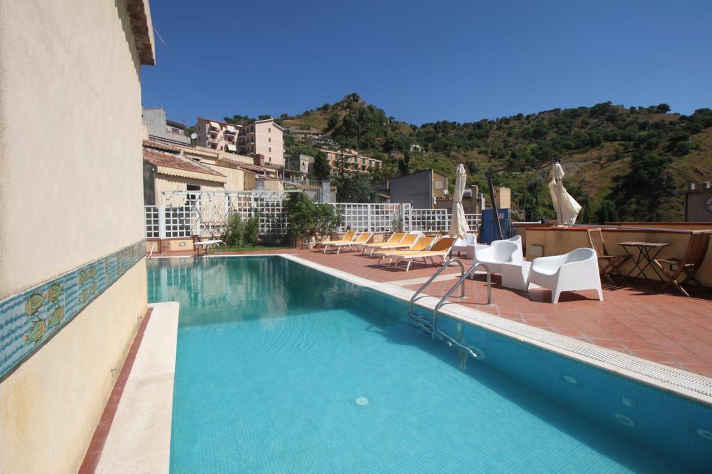The Clock Houses Borgo Gallodoro Letojanni Exterior foto